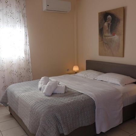 Kiki'S Cosy Apartments Néa Khilí 外观 照片
