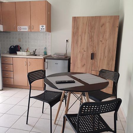 Kiki'S Cosy Apartments Néa Khilí 外观 照片