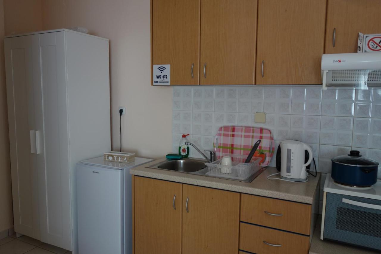 Kiki'S Cosy Apartments Néa Khilí 外观 照片