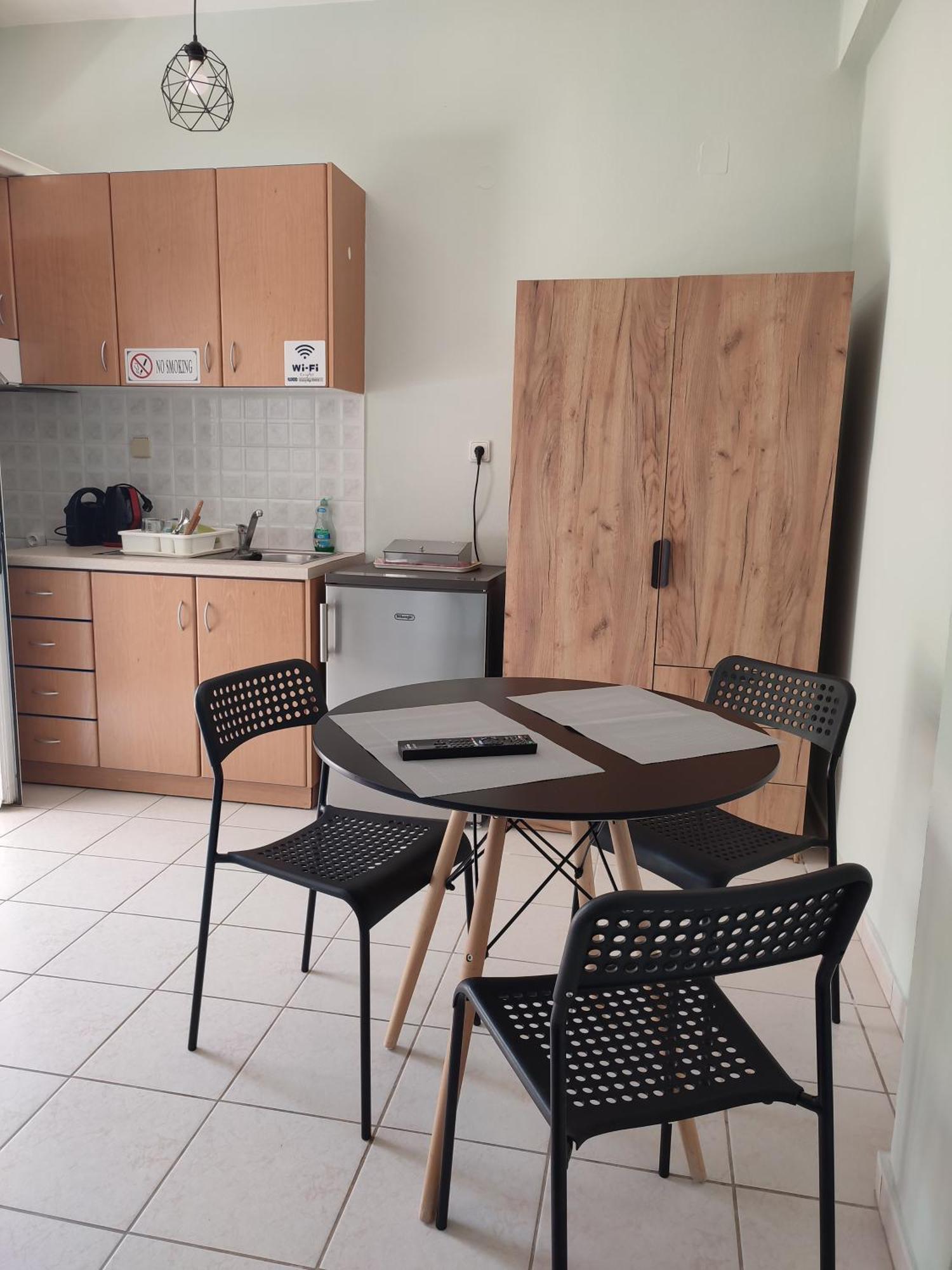 Kiki'S Cosy Apartments Néa Khilí 外观 照片