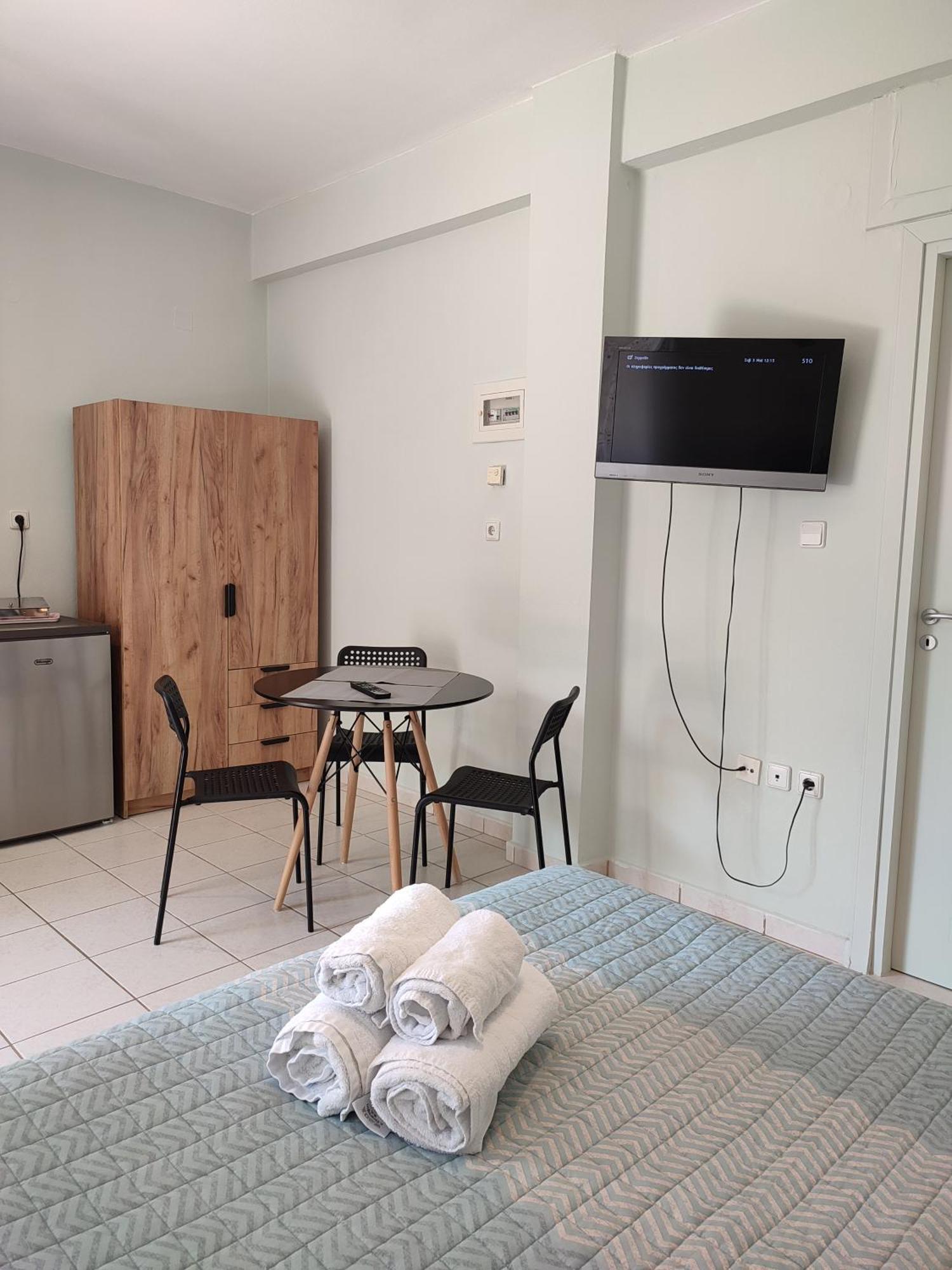 Kiki'S Cosy Apartments Néa Khilí 外观 照片