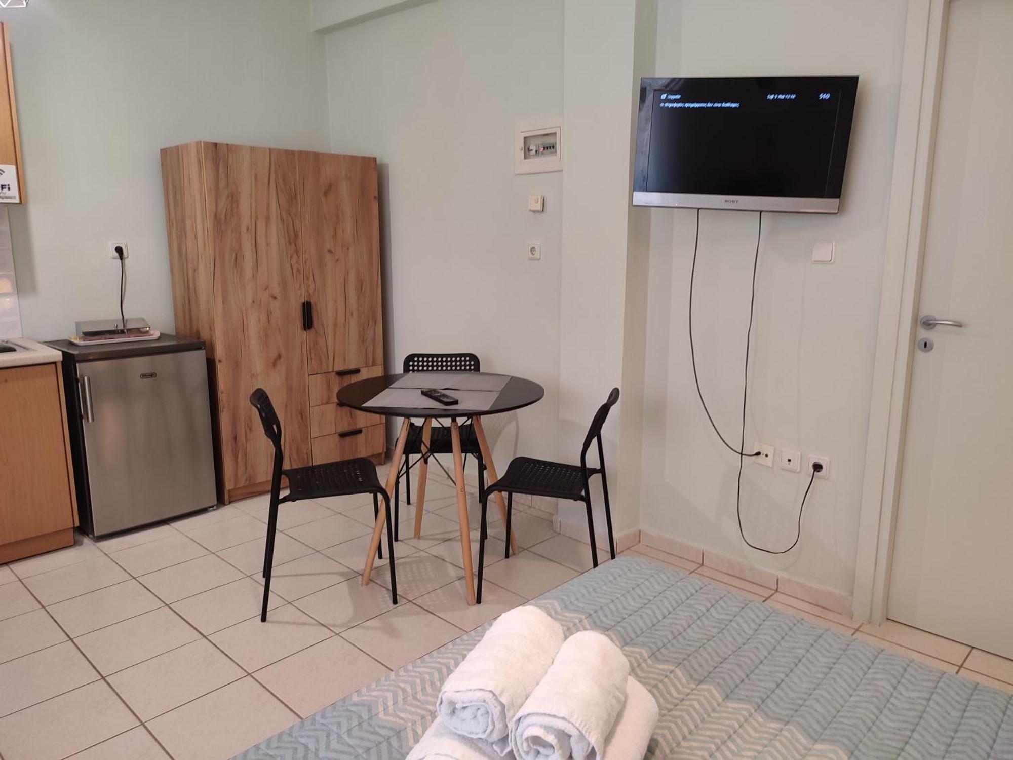 Kiki'S Cosy Apartments Néa Khilí 外观 照片